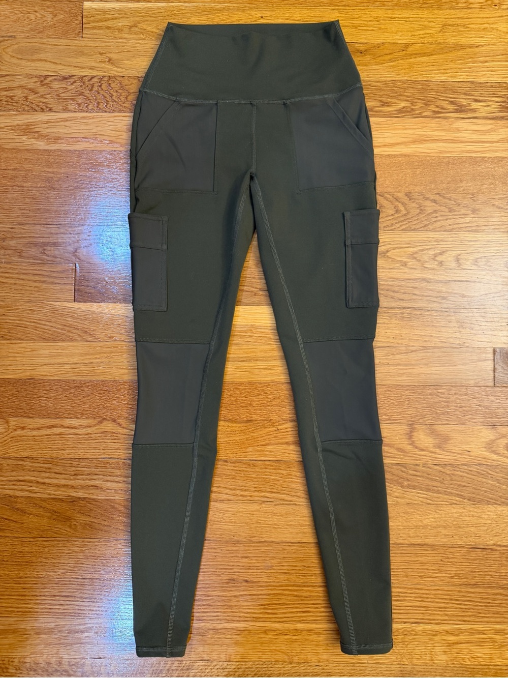 Alo Yoga High-waist Cargo Leggings In Dark Olive - Size XXS - Picture 2 of 8